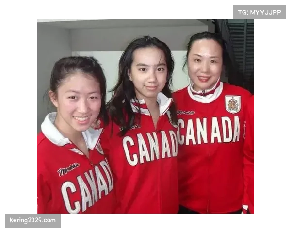 比赛结束后，对手阵中的姐妹花在场上紧紧相拥，她们分别效力于加拿大和意大利